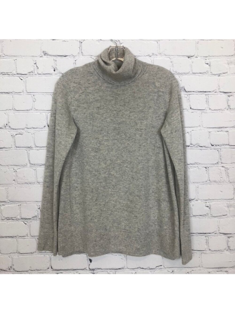 Vince 100% Cashmere Gray Turtleneck Sweater Size S